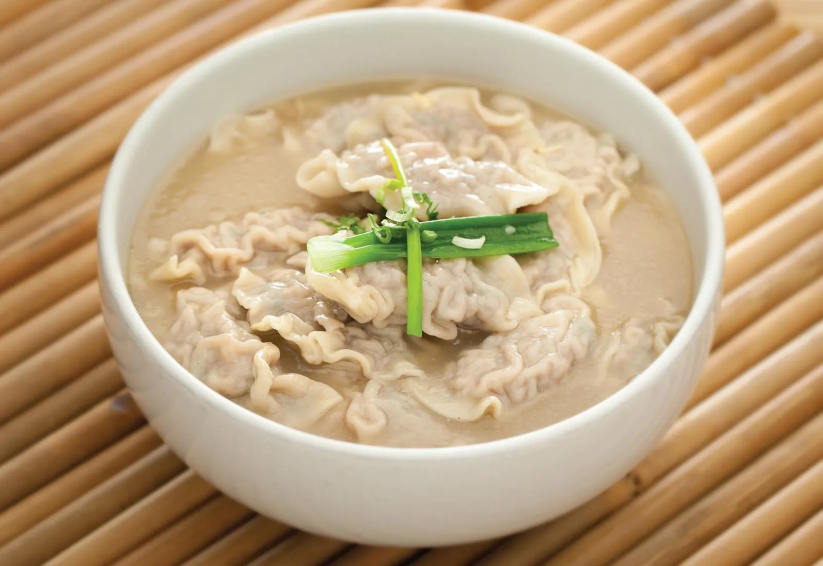 Mandu-guk (Beef Dumpling Soup)